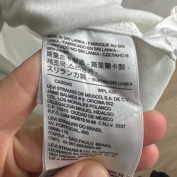 Men’s Levi’s white button down shirt - Medium - Picture 3 of 9